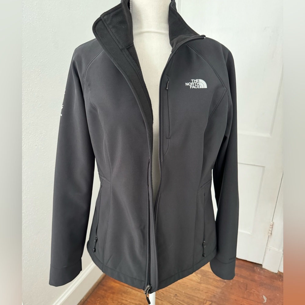 North Face Apex Barrier soft shell black Tito’s jacket ladies L